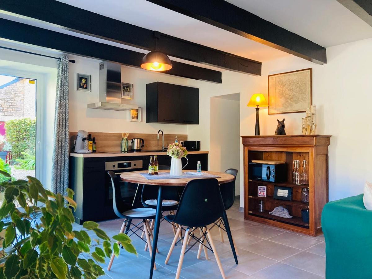 Charmante Petite Maison Renovee Quistinic ภายนอก รูปภาพ